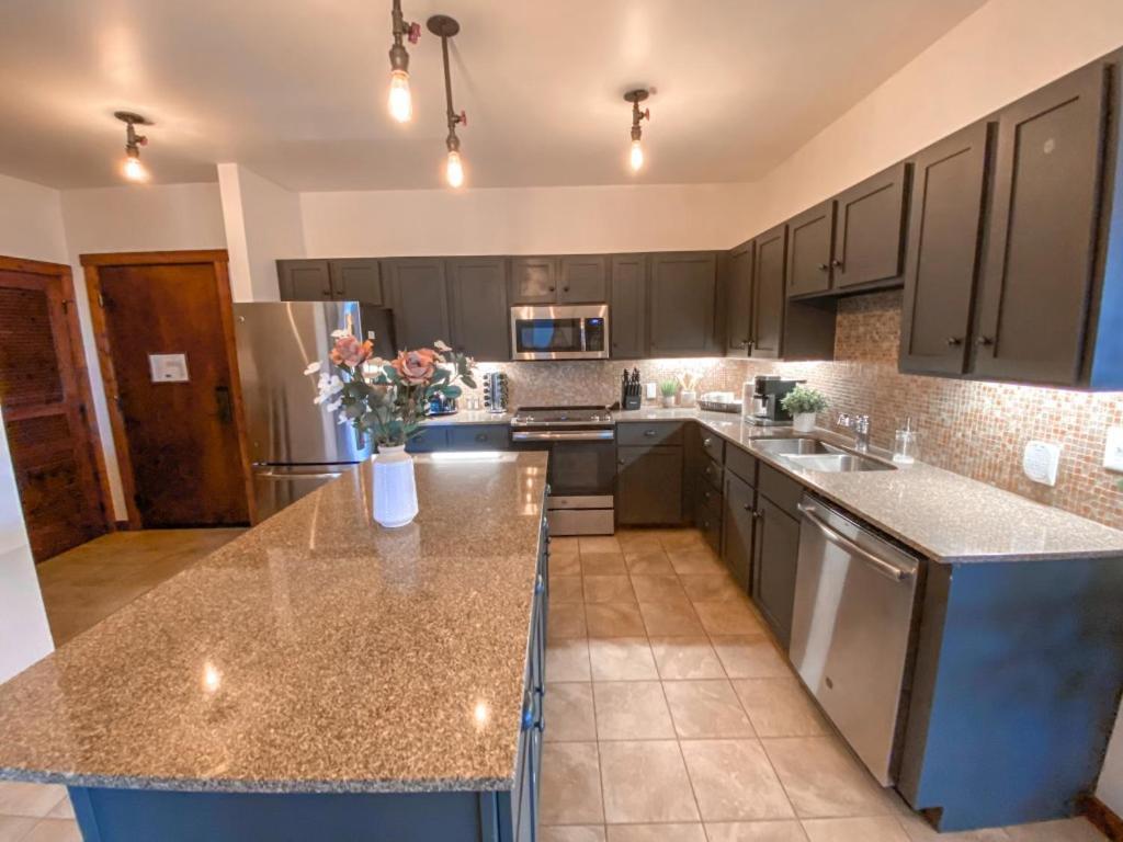 Dunmore Remodeled Ski In-Out - 305 Soaring Eagle - Luxury! المظهر الخارجي الصورة
